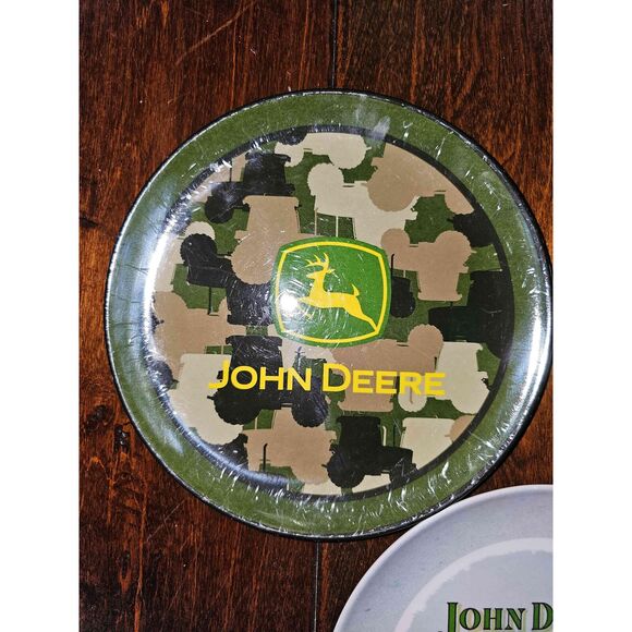 John Deere Licensed Product Camouflage Vintage Plates Set Melamine - Picture 2 of 14